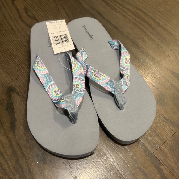 Vera Bradley NWT Women's Webbing Strap Flip Flop Sunny Medallion Size Large (9-1 - Picture 3 of 6